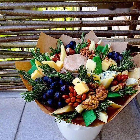 情人節(jié)男友送花指南 提前通知禮品花卉銷售，輕松表達(dá)愛意